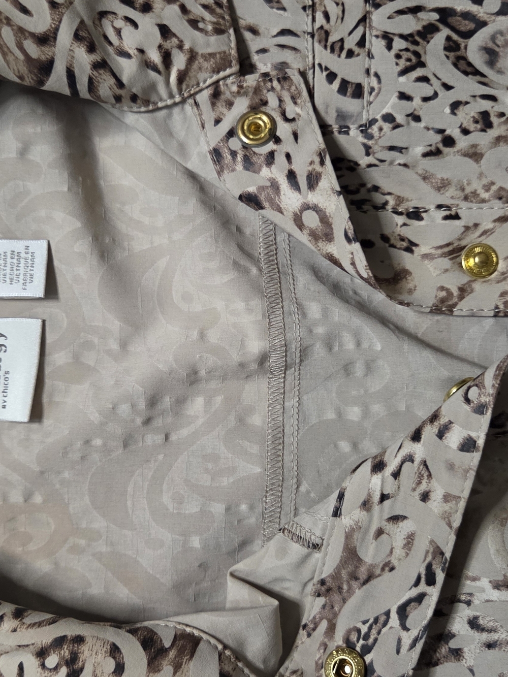 Zenergy By Chico Lightweight Jacket with Gold Hardware - Picture 4 of 8